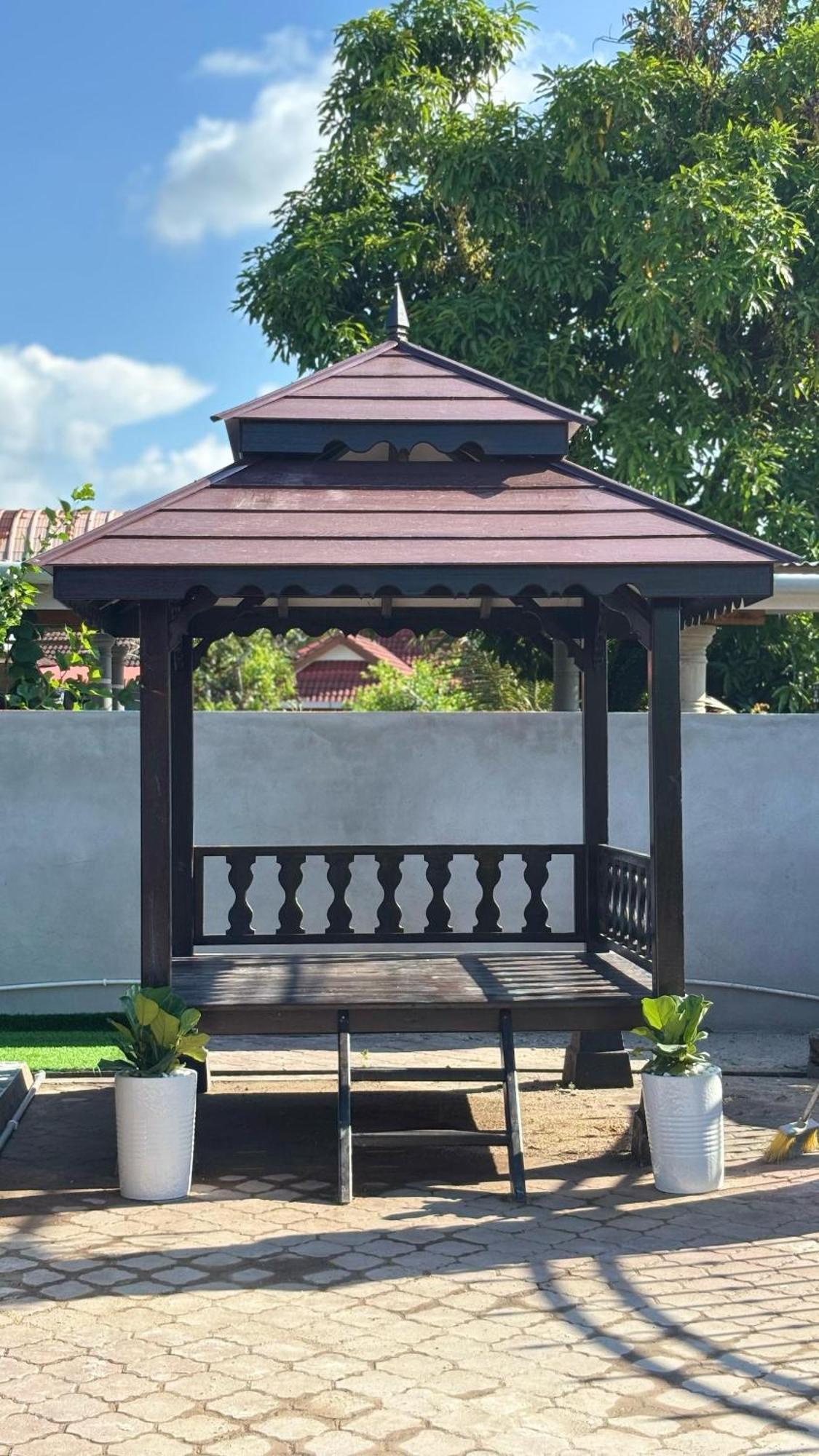 D'Bali Homestay - Private Swimming Pool, Netflix, Internet Wifi ,Cuckoo, Internet Wifi , Dryer, Washing Machine, Aircond Setiap Bilik & Ruang Tamu Pasir Puteh Exterior photo